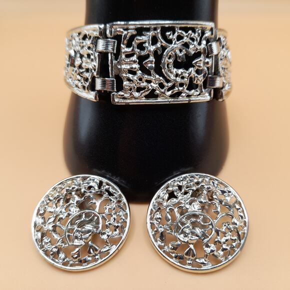 Vintage Sarah Coventry Set: Bracelet Clip Earrings, Frozen Lace, 1970s - Picture 10 of 10